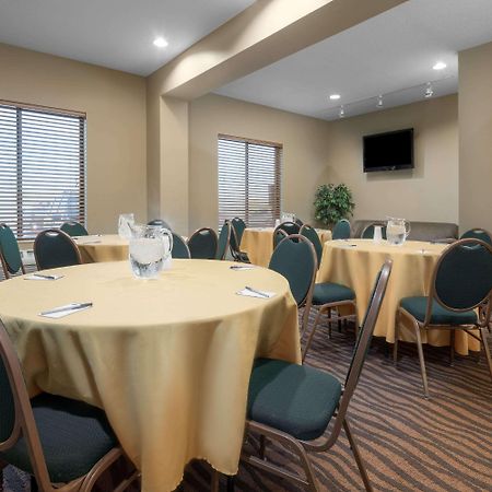 Americinn By Wyndham Рочестер Экстерьер фото